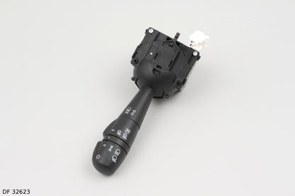 Commodo d’éclairage pour Renault Clio à partir de 2012 et Trafic à partir de 2014, avec commande d’antibrouillards avant — DF 32623 — vue 2