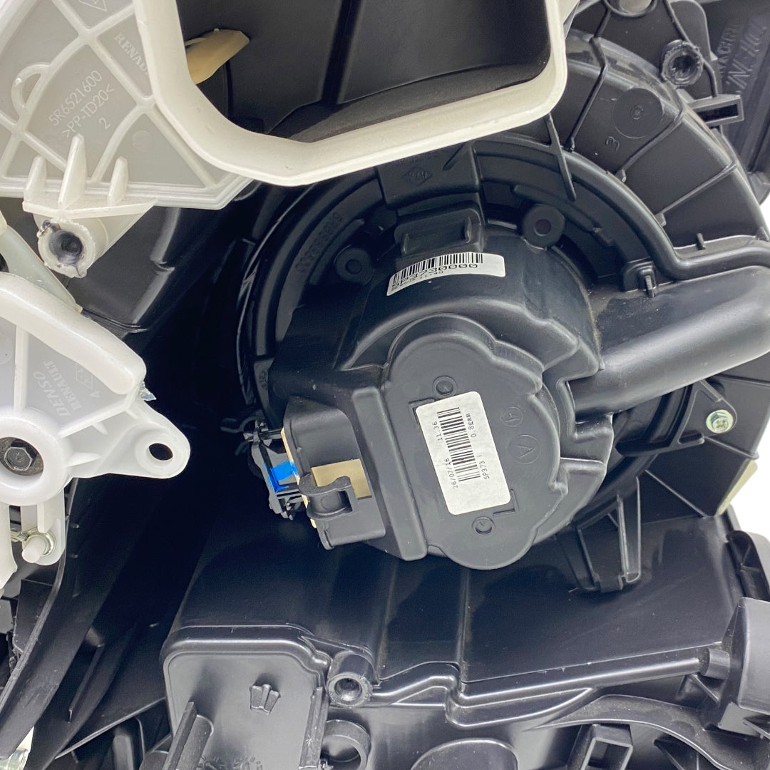 Pièce d'origine Radiateur de chauffage pour Renault Clio IV 272708483R