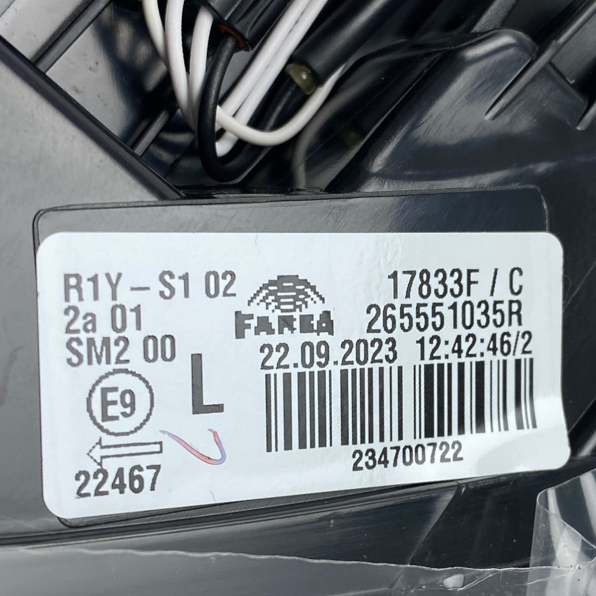 Pièce d'origine Feu arrière gauche pour Renault Clio V 265551035R