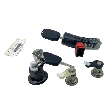 Pièce d'origine Kit de serrures avec neiman pour Dacia 806017805R
