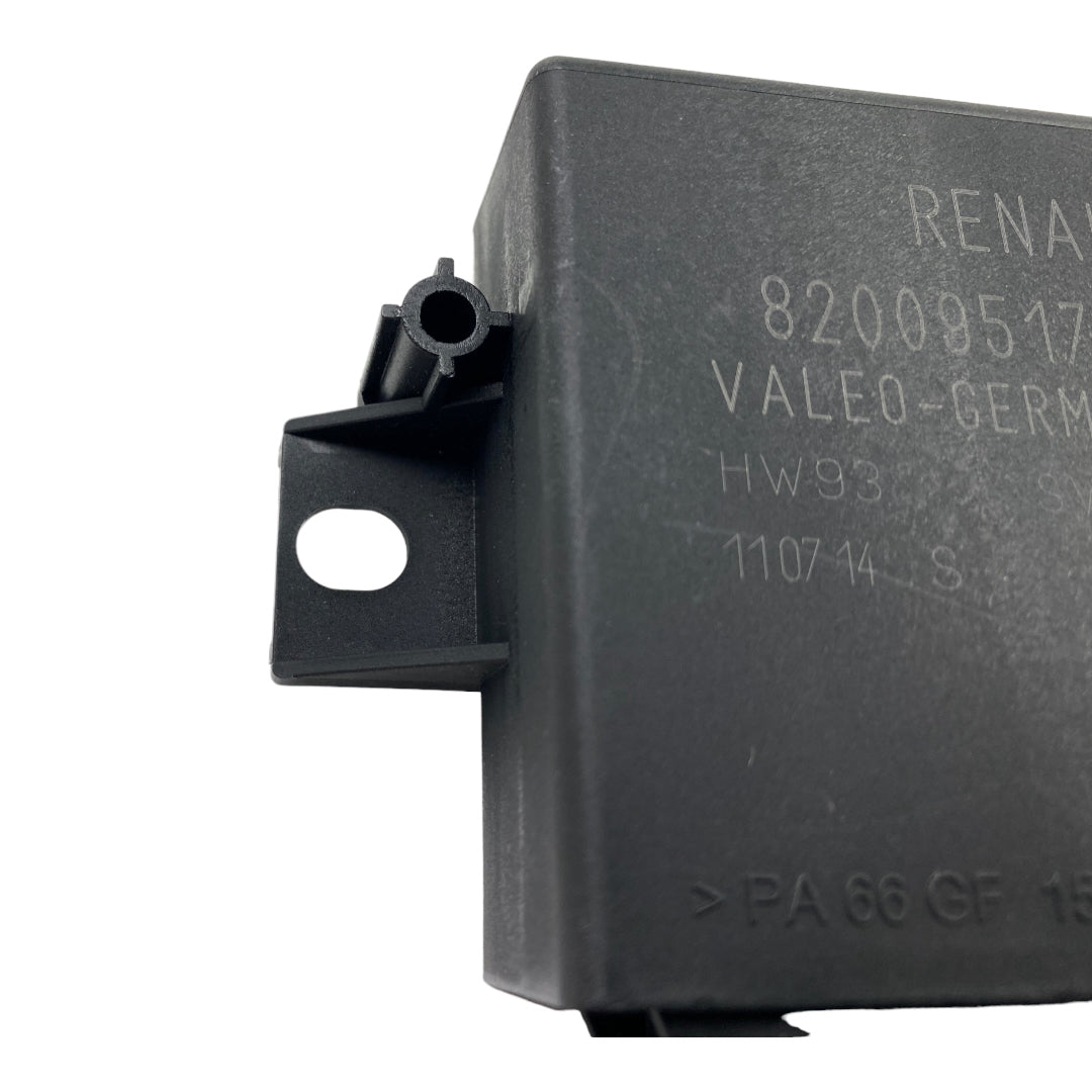 Pièce d'origine Calculateur PDC pour Renault Trafic II Opel Vivaro A Nissan Primastar 8200951735