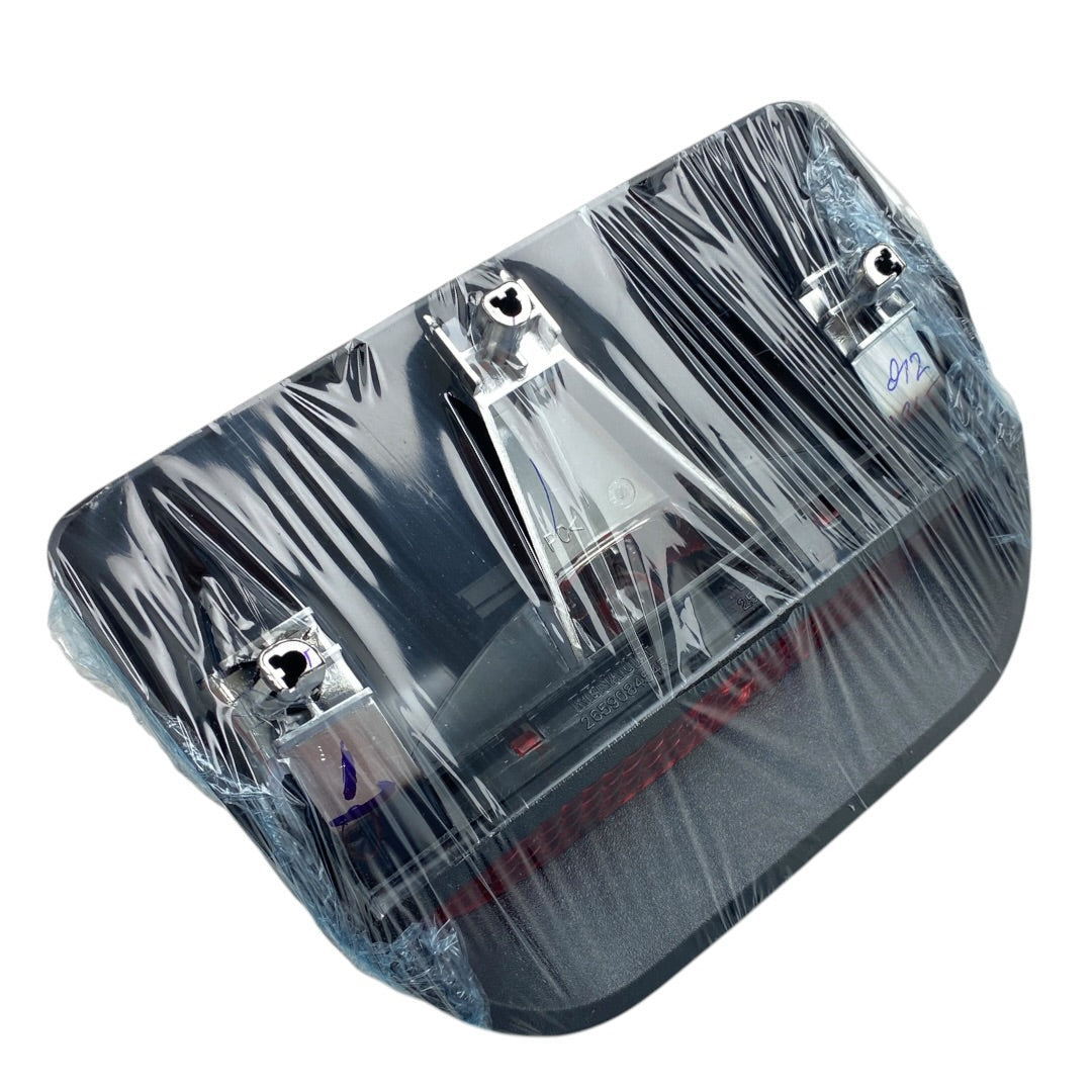 Pièce d’origine — Troisième feu stop Dacia Duster I – 265908454R – Neuf OE