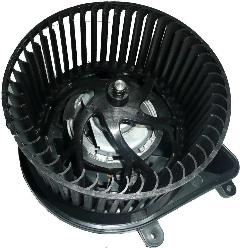 VENTILATEUR DE CHAUFFAGE.RENAULT SAFRANE 1,2,M 7701035892.