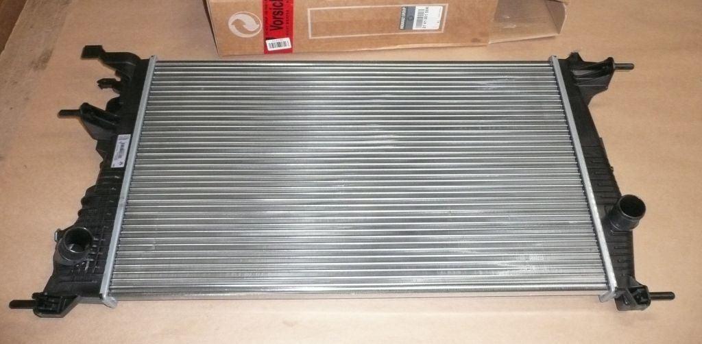 RADIATEUR D'EAU RENAULT MEGANE III 1.2TCE 214105150R.