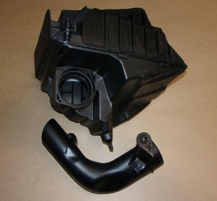 BOITIER DE FILTRE A AIR.RENAULT MEGANE III 2.0 8200947664.