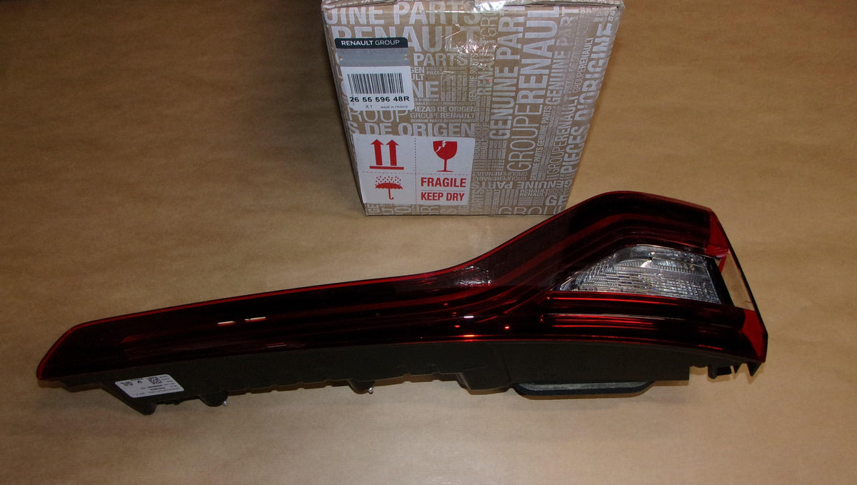 FEU ARRIERE RENAULT MEGANE IV GAUCHE 265559648R.