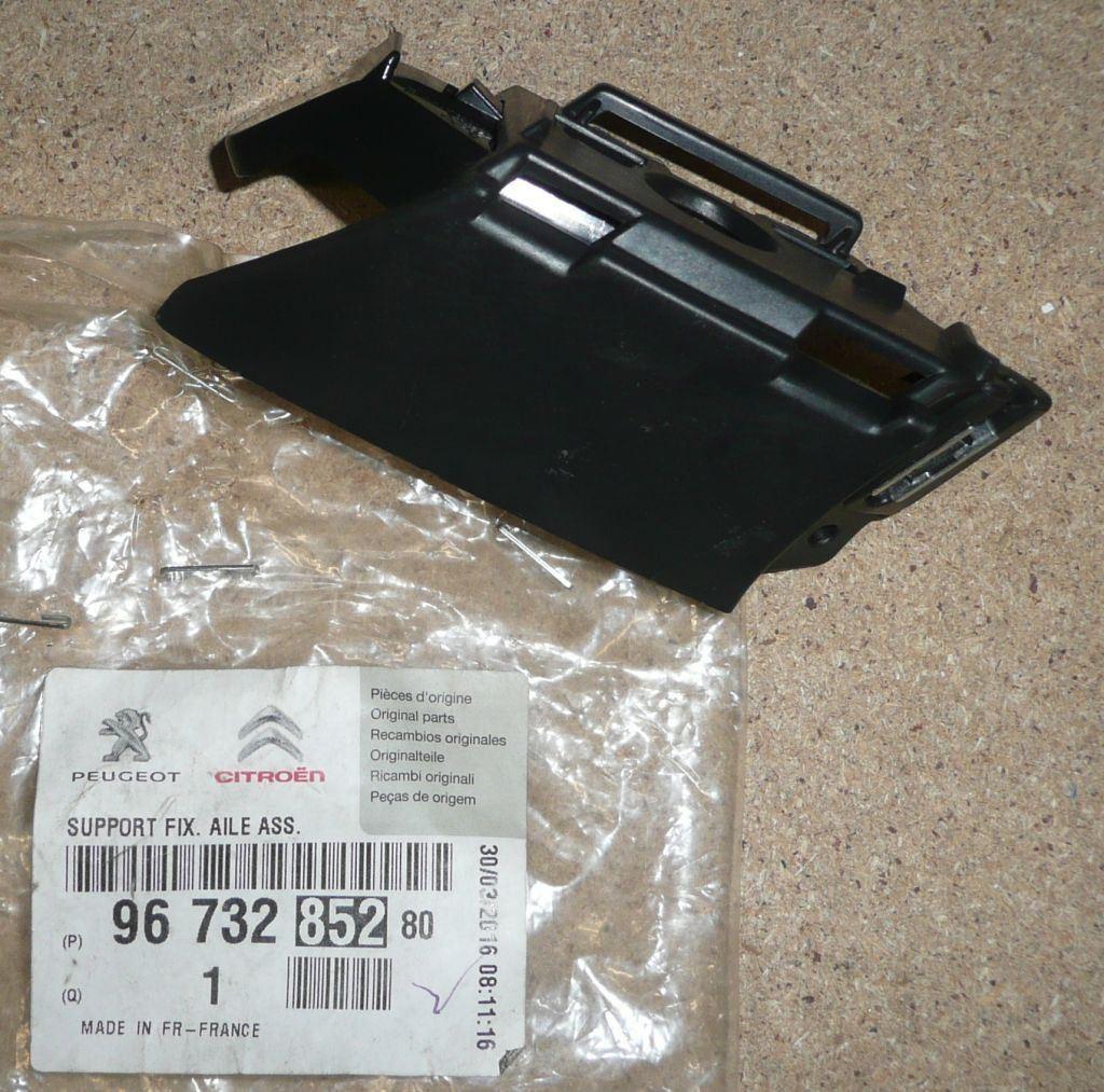 SUPPORT DE PARE-CHOCS CITROEN DS5 AVANT DROIT 9673285280.