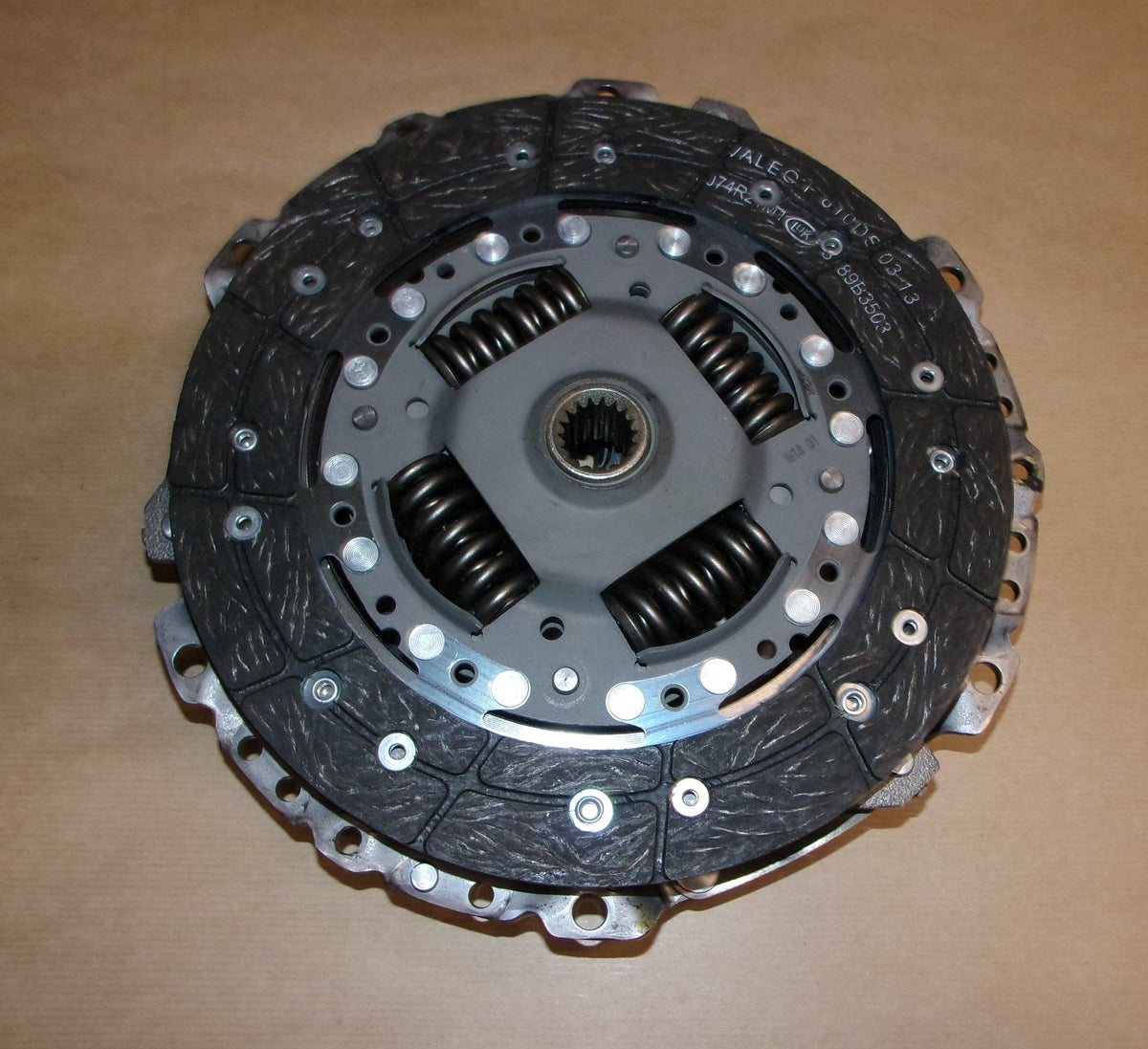 KIT EMBRAYAGES.CITROEN C4,PEUGEOT 207,308 1.6 16V 2052.P7 2052P7.
