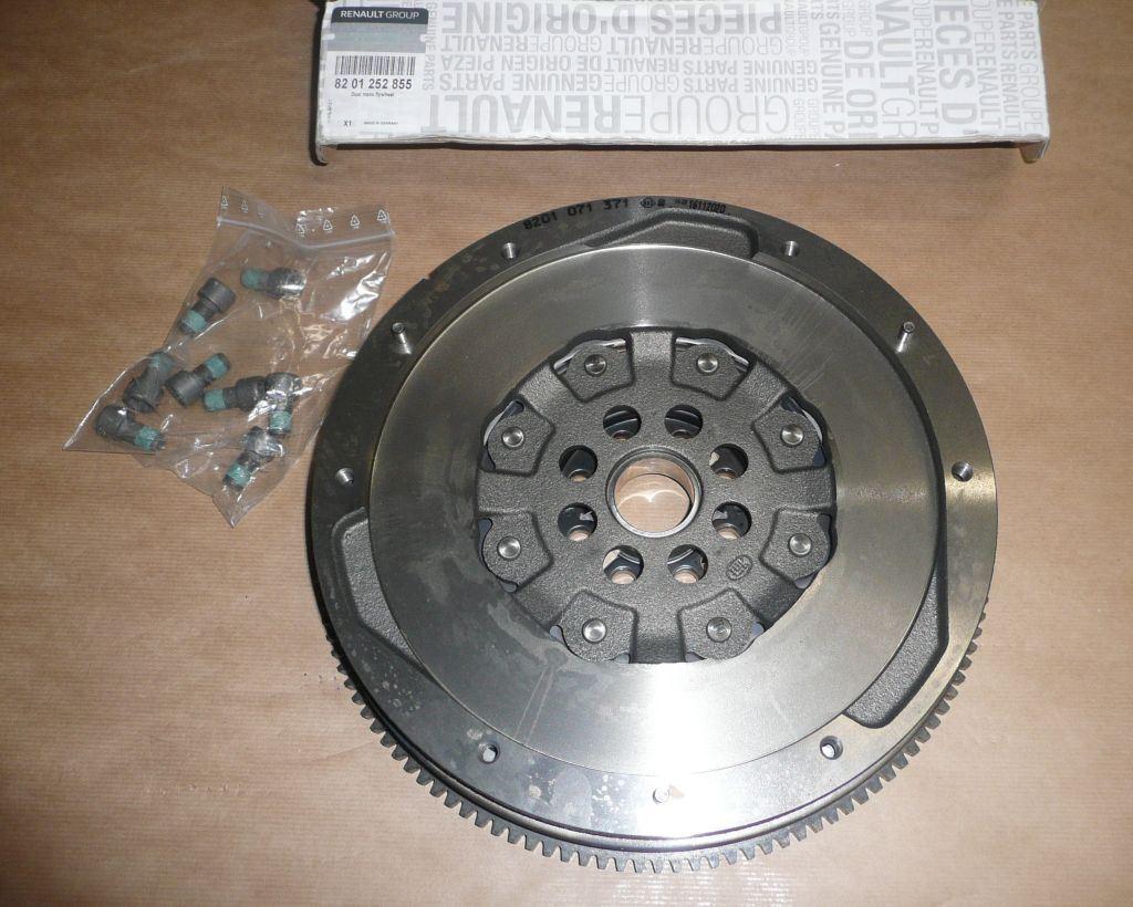 VOLANT MOTEUR BI-MASSE RENAULT LAGUNA III 2.0D 8201252855.