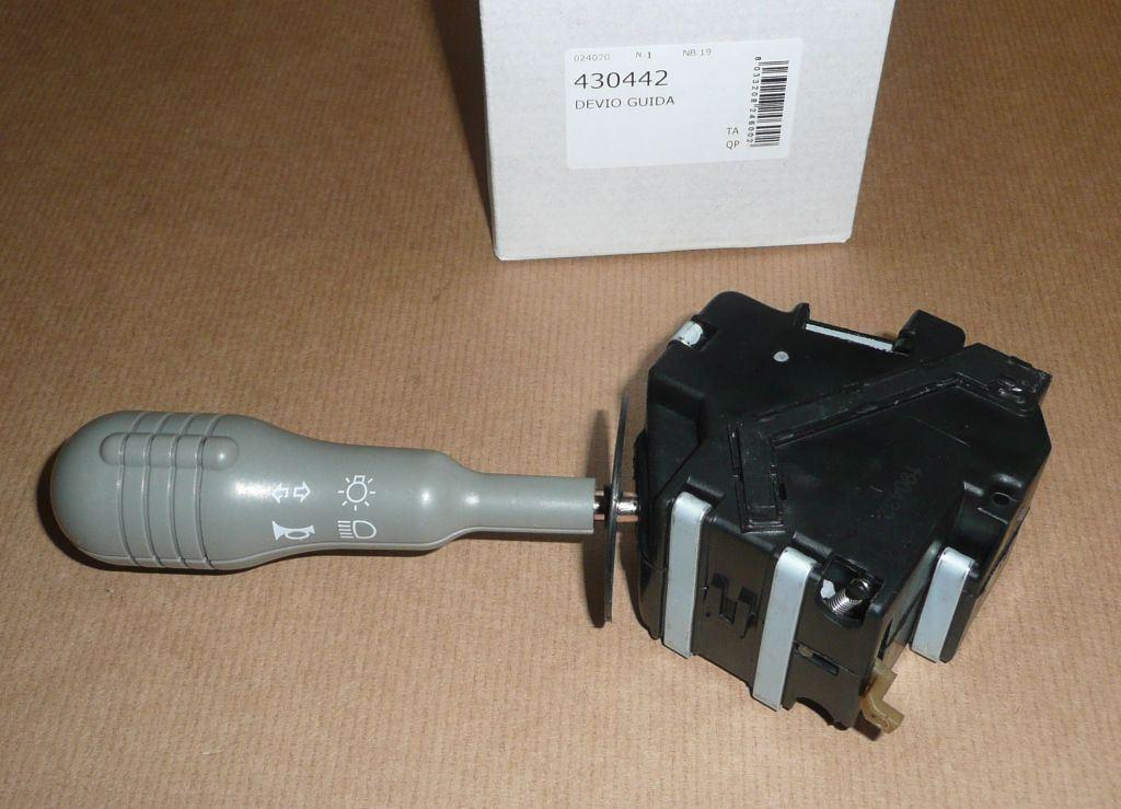 COMODO D'ESSUIE GLACE RENAULT TWINGO GRIS 7701046628.