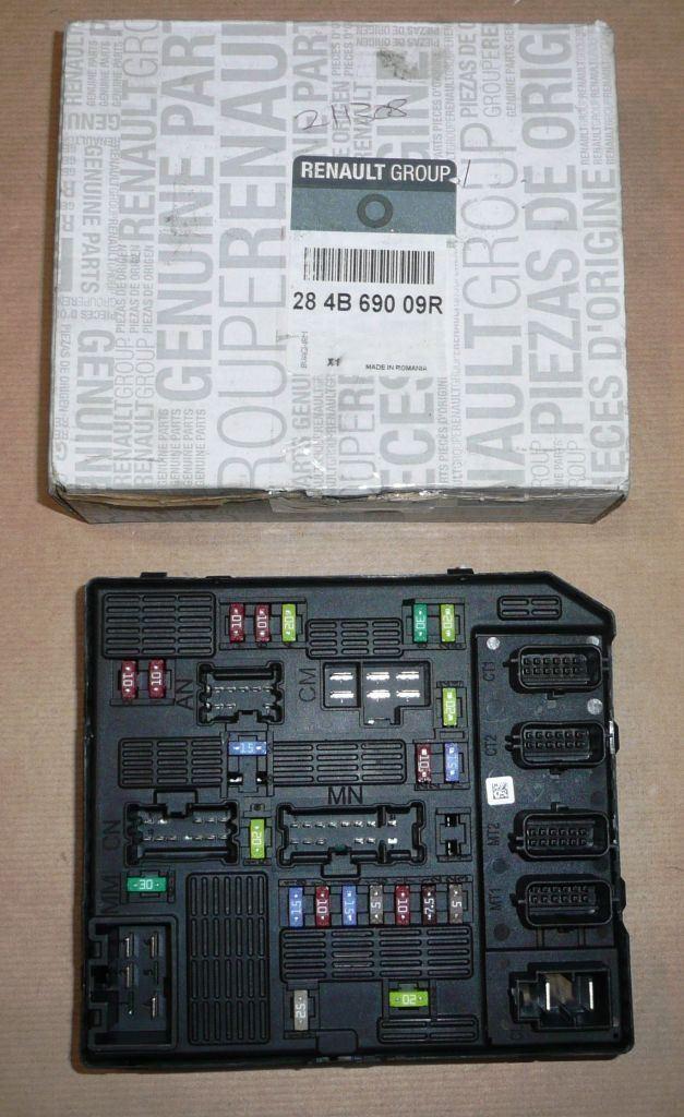 BOÎTE A FUSIBLES RENAULT SCENIC III 284B69009R.