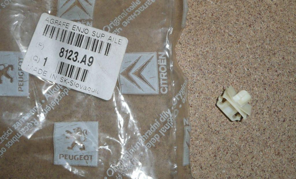 AGRAFFE DE GARDE.BOUE CITROEN C3 PICASSO AVANT 8123.A9 8123A9.