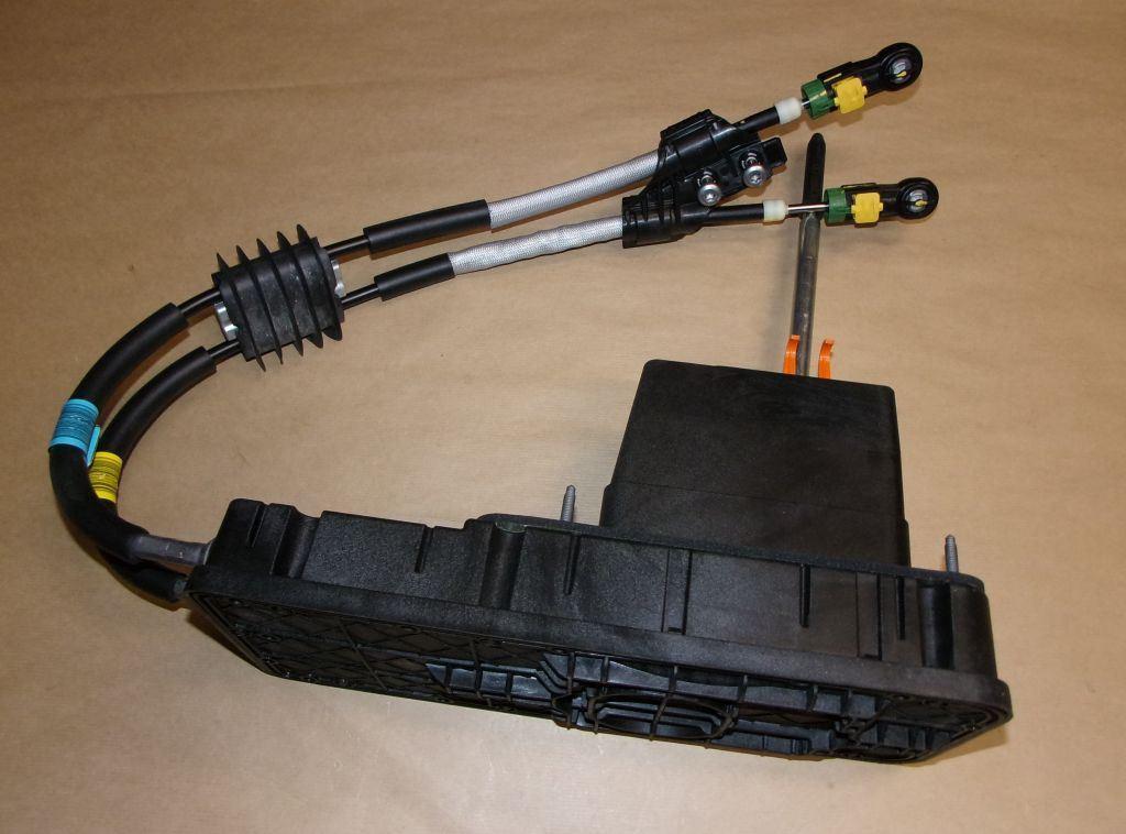 LEVIER DE VITESSE CITROEN C4 PICASSO II 9806773880.