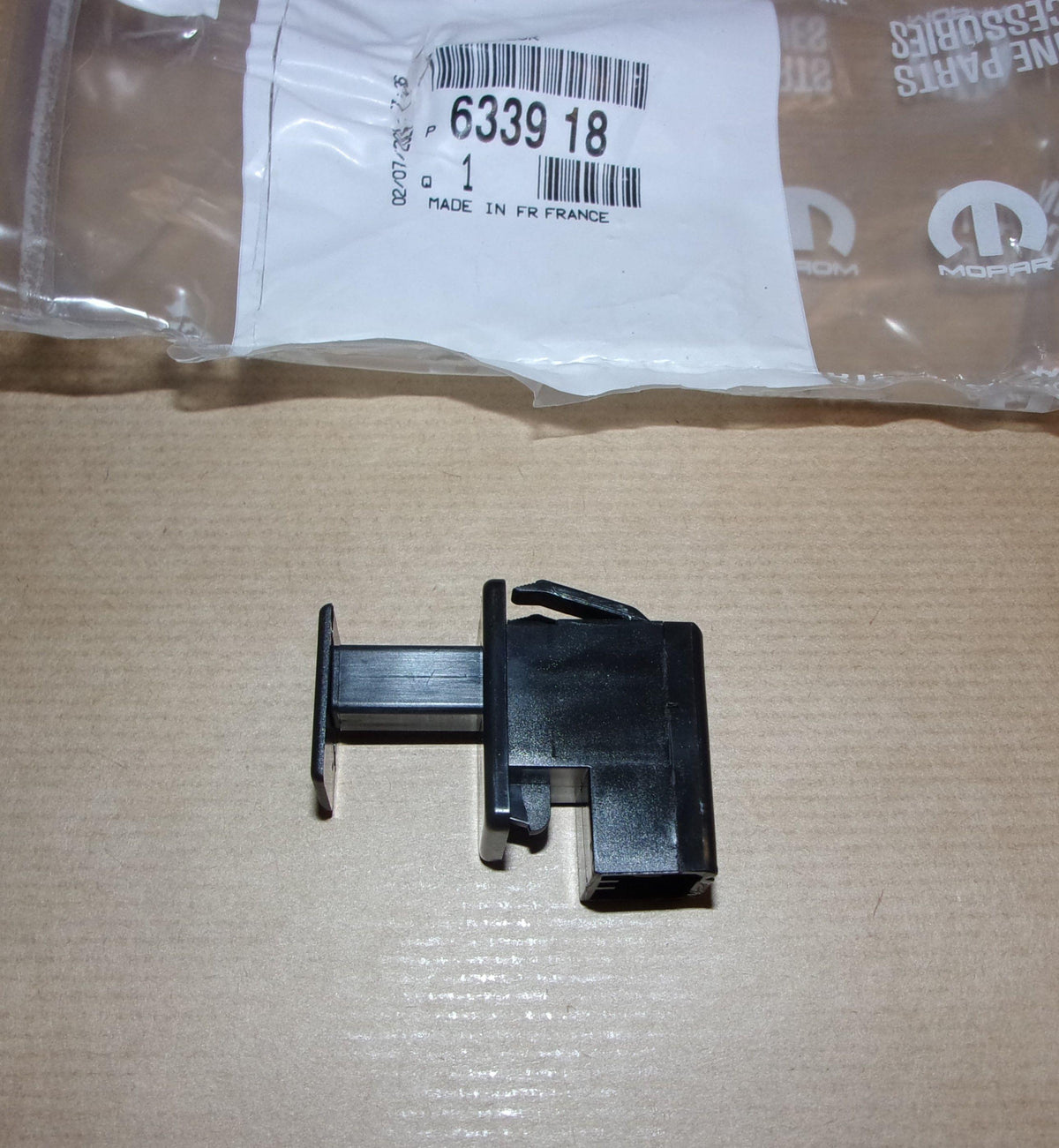 BOUTON DE FREIN A MAIN PEUGEOT 206,207,208,306 6339.18 633918.