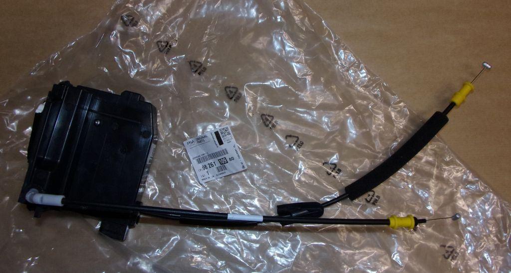 SERRURE DE PORTE PEUGEOT 308 II DROIT ARRIERE 9826110980.