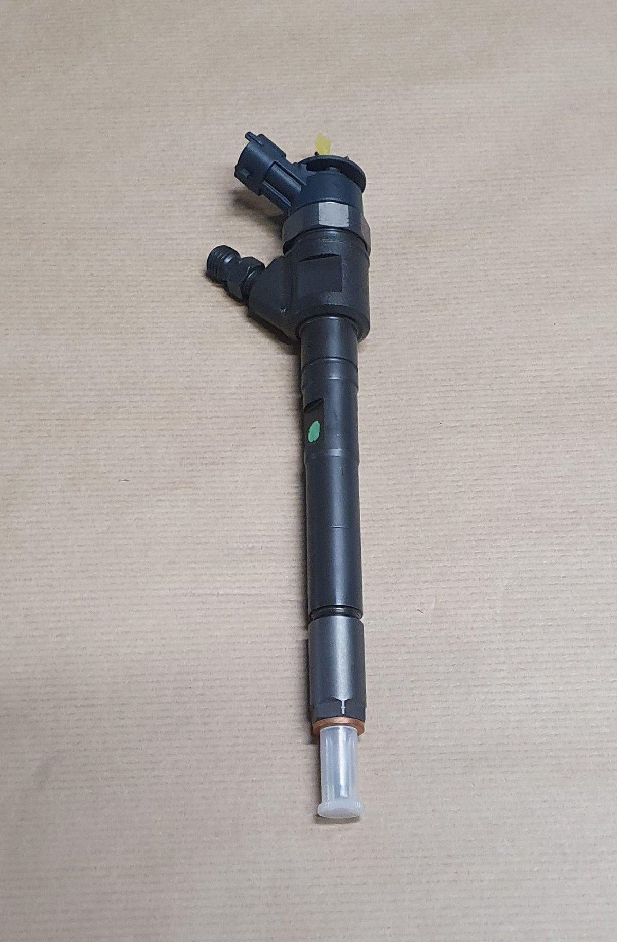 Injecteur diesel Bosch pour Citroën et Peugeot 1.6 HDi 16V à partir de 2008 — BOS 0445110311 — vue 4