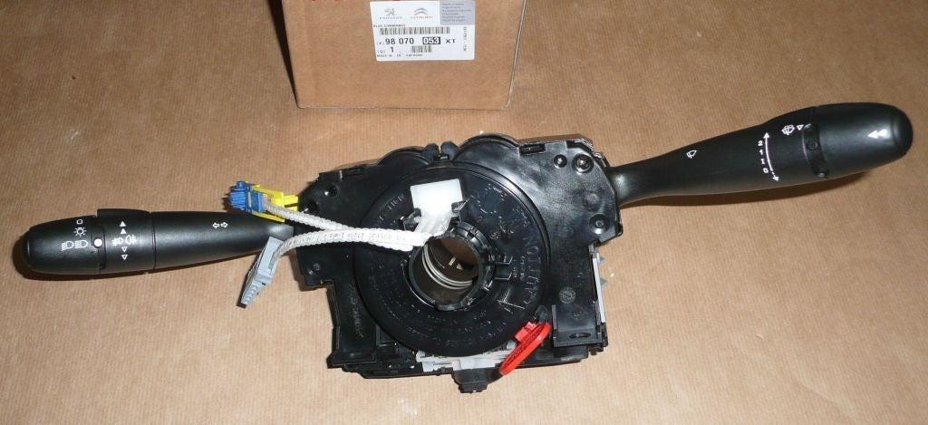 COMMUTATEUR COMBINE PEUGEOT 307 98070053XT.