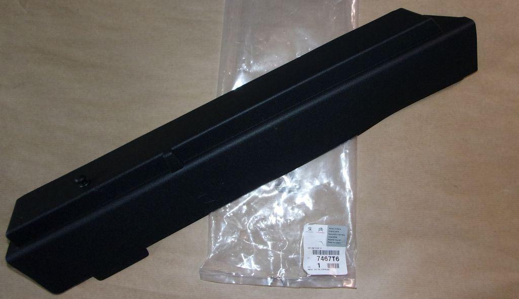OBTURATEUR CITROEN C4 PICASSO DROITE 7467.T6 7467T6.