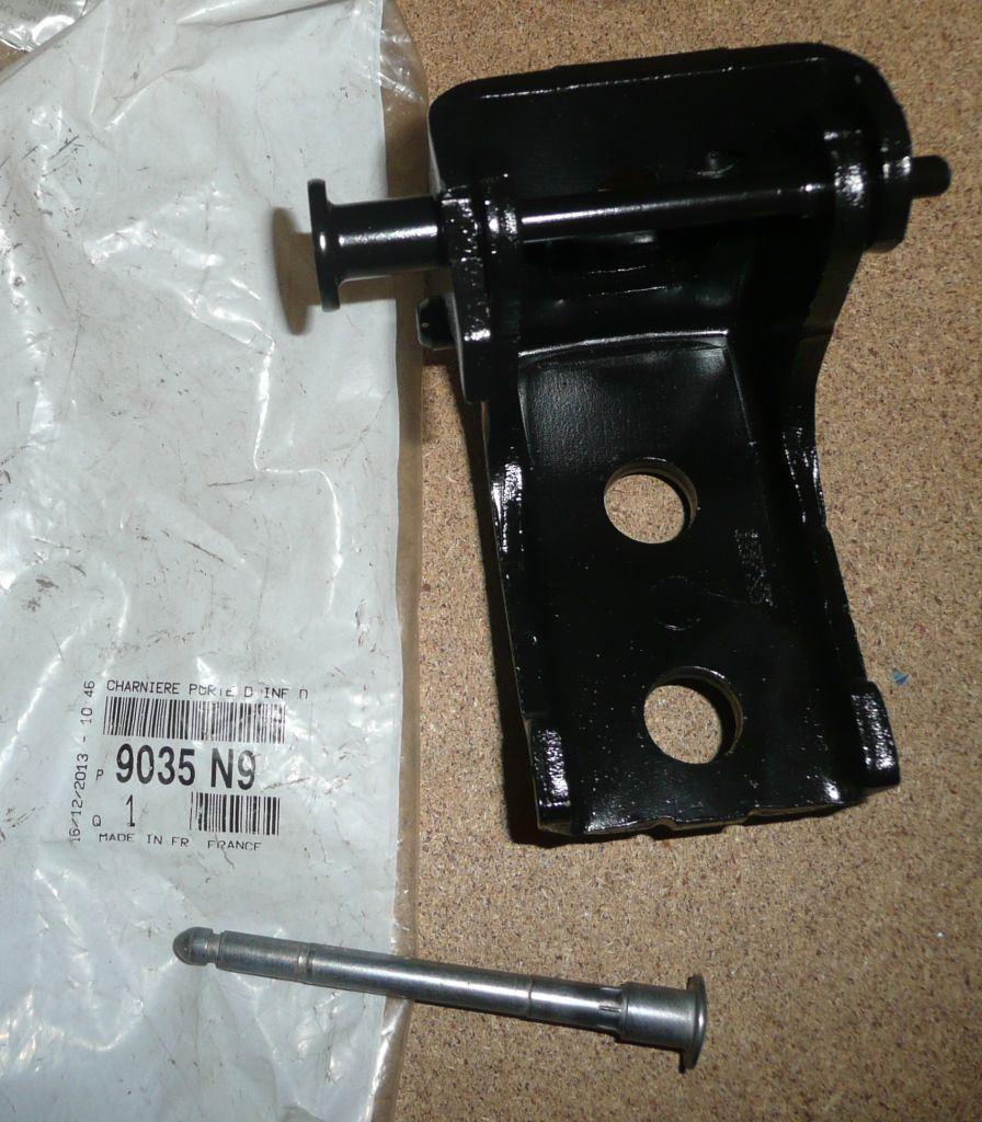 CHARNIERE DE PORTE CITROEN C3,C3 II DROIT 9035.N9 9035N9.