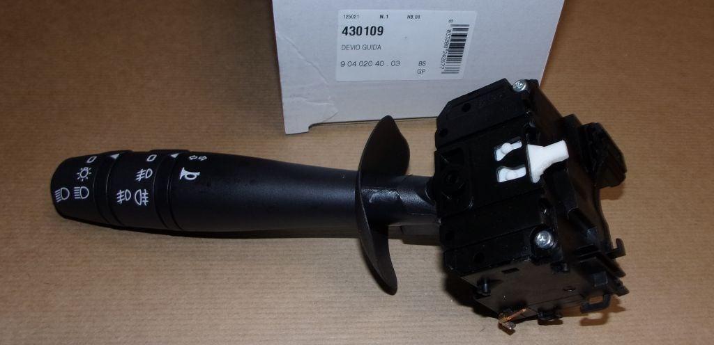 COMODO DES PHARES RENAULT TWINGO II 7701072110.