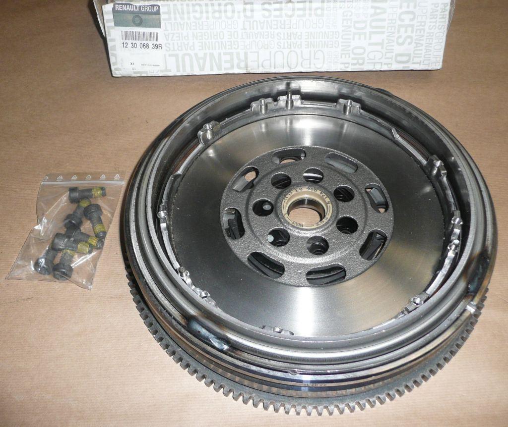 VOLANT MOTEUR BI-MASSE RENAULT LAGUNA II 2.2DC 123006839R.