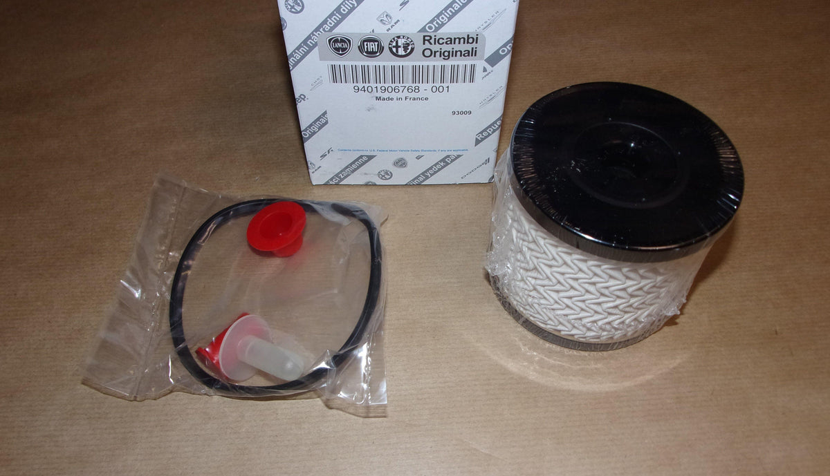 FILTRE A CARBURANT.CITROEN C4,C5,C8,XSARA II,PEUGEOT 9401906768.