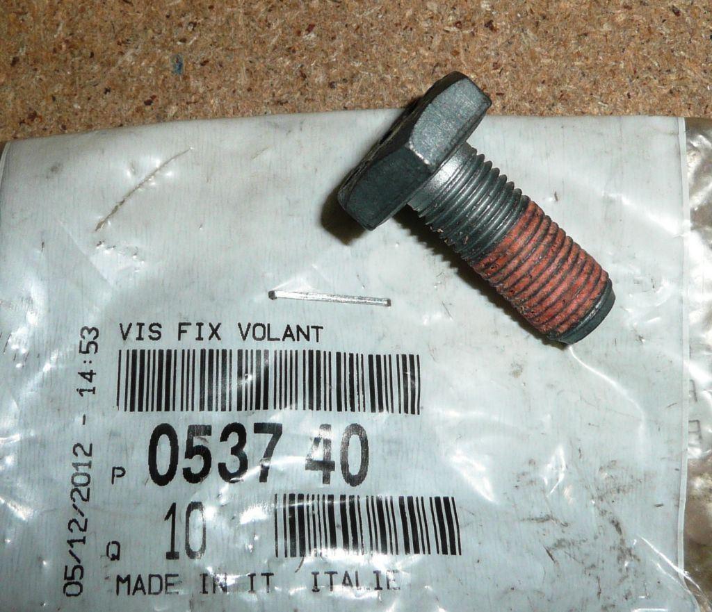 VIS DE VOLANT MOTEUR BI.MASSE PSA 0537.40 053740.
