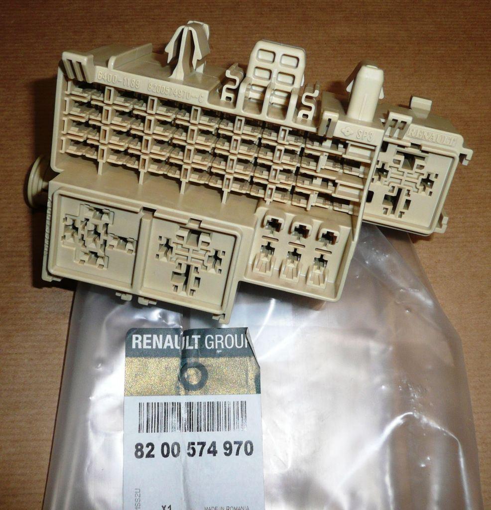 BOÎTE A FUSIBLES RENAULT MASTER III 8200574970.