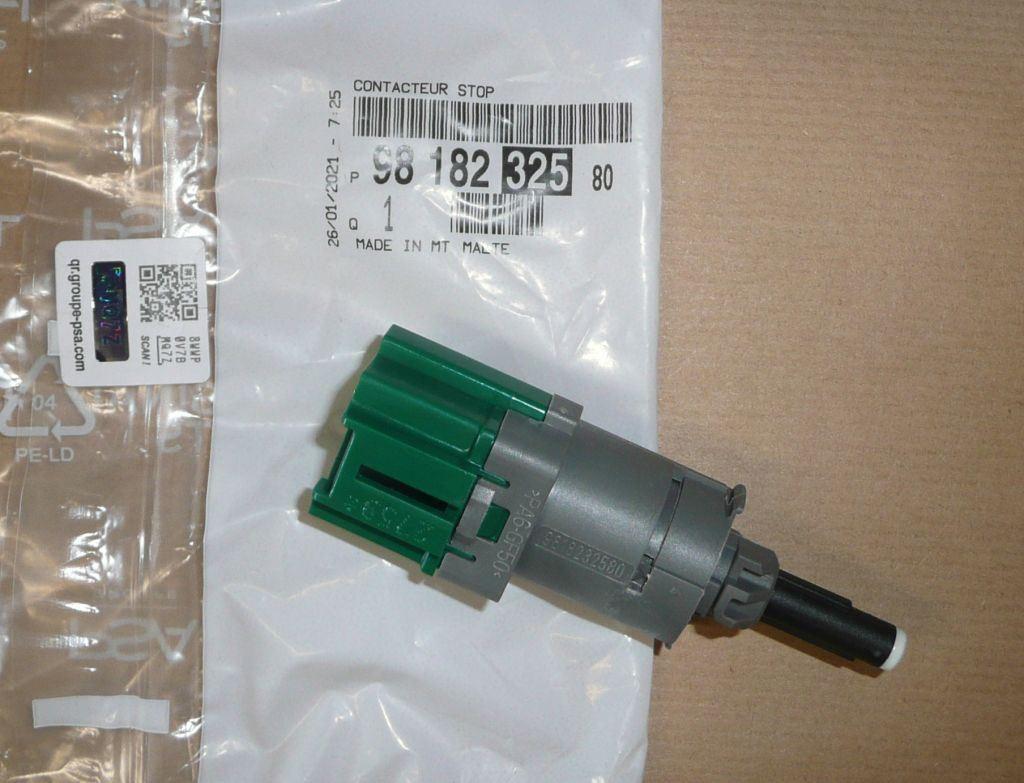 INTERRUPTEUR DES FEUX DE STOP CITROEN C5 III,J 9818232580.