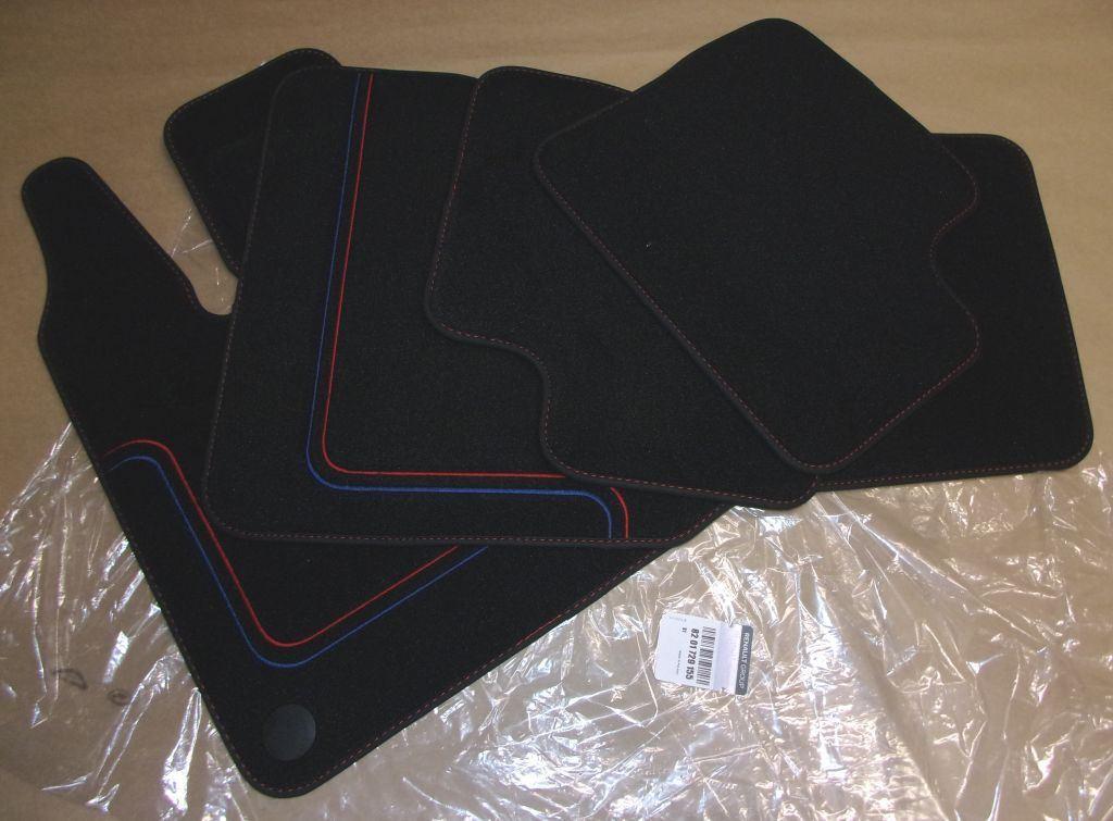 TAPIS EN VELOUR COMPLET.RENAULT TWINGO III 8201729155.