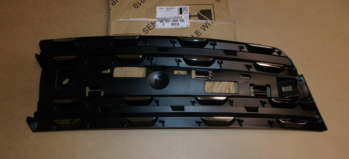 CAPUCHON DE PARE-CHOCS OPEL ZAFIRA 98331386VD.