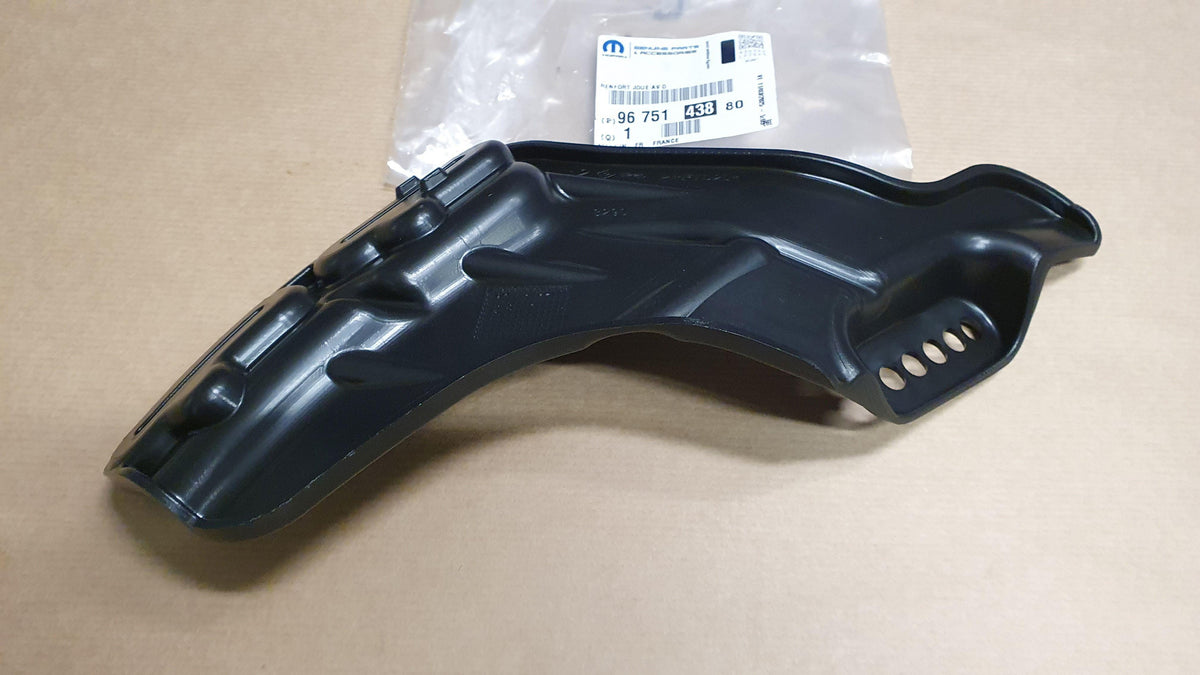 SUPPORT DE GARDE-BOUE PEUGEOT 208 DROIT 9675143880.