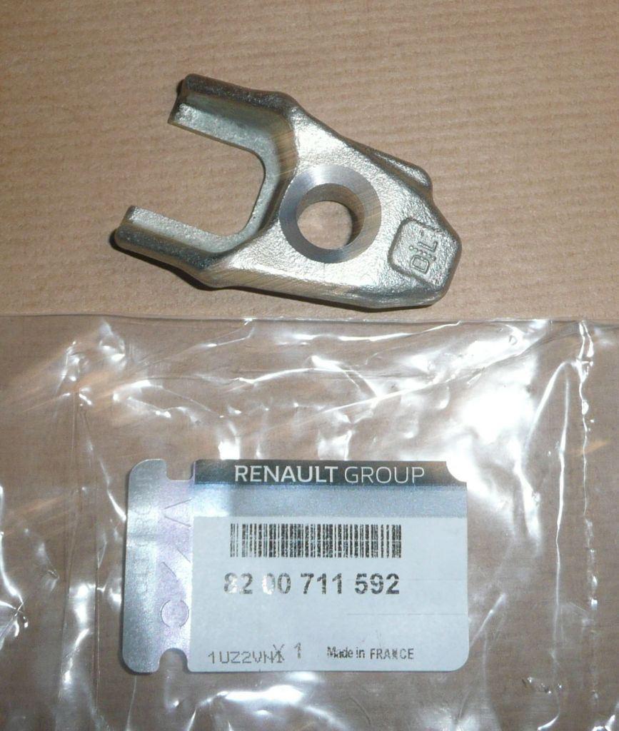 FOURCHETTE FIX PORTE INJECTION RENAULT KOLEOS 8200711592.