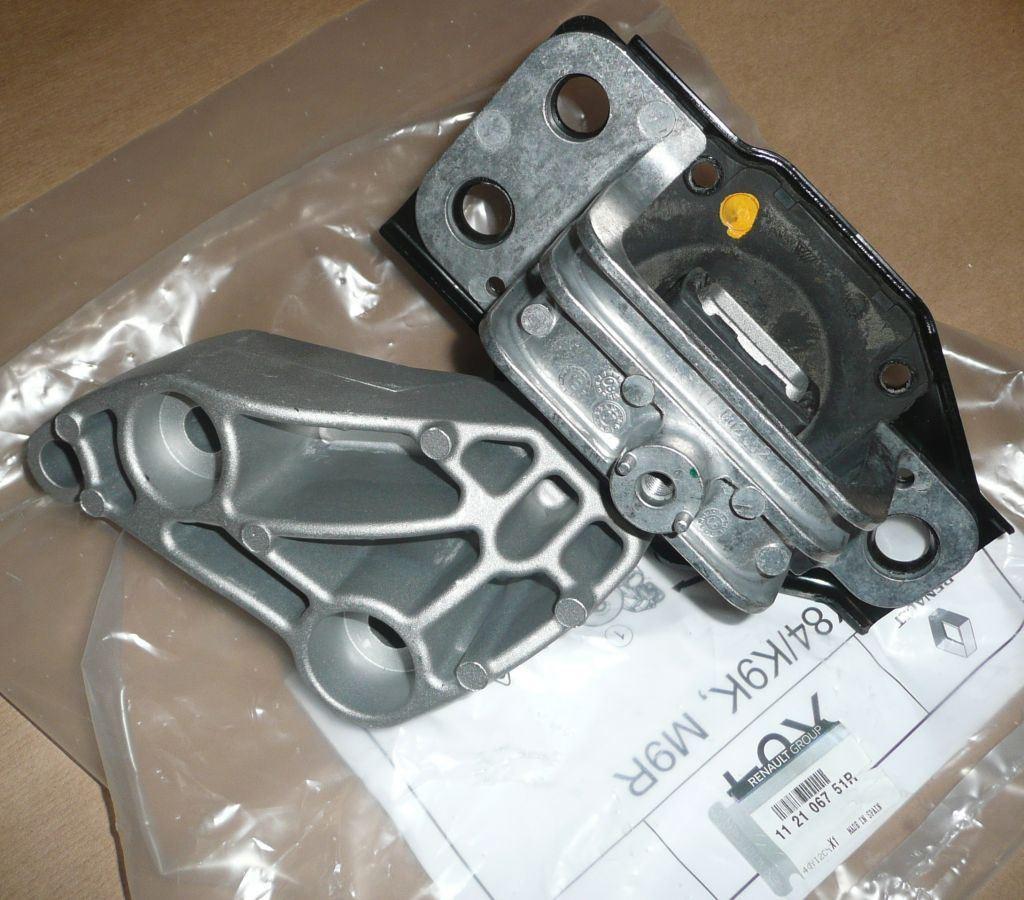 SUPPORT MOTEUR RENAULT SCENIC II 2.0DCI 112106751R.