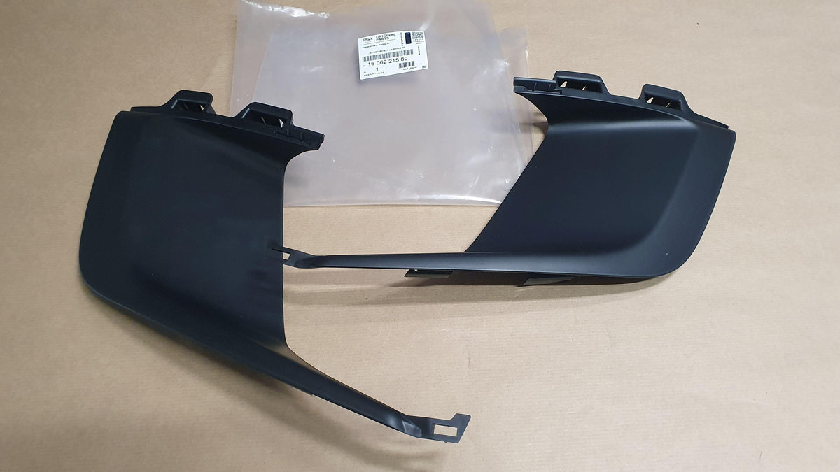 GRILLE DE PARE-CHOCS PEUGEOT 308 LIFT 1606221580.