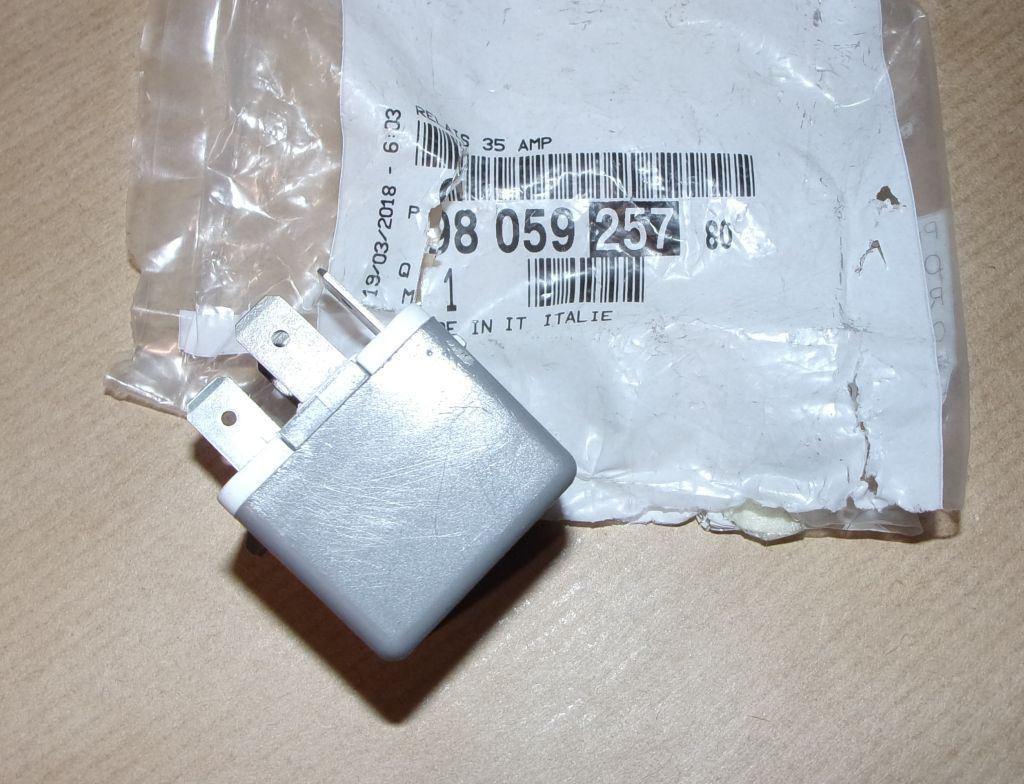 RELAIS ÉLECTRIQUE.CITROEN BERLINGO III 35A 9805925780.