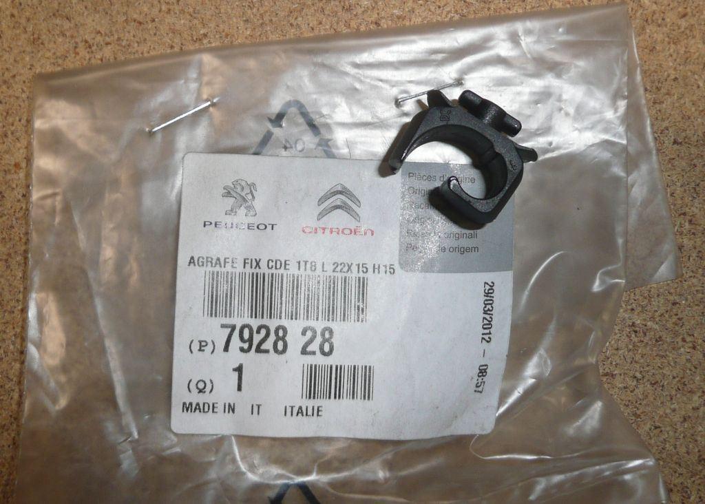 AGRAFFE DE TIGE DE CAPOT CITROEN JUMPER II 7928.28 792828.