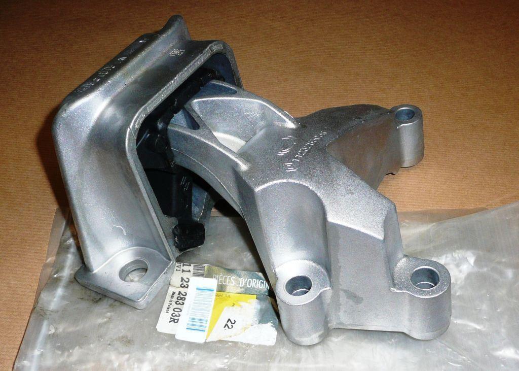 SUPPORT MOTEUR RENAULT TWINGO II 1.2 8V 112328303R.