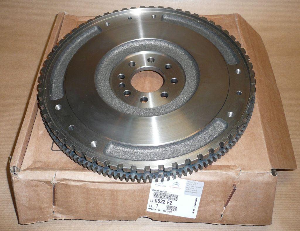 VOLANT MOTEUR BI.MASSE CITROEN XSARA,ZX PEUGEOT EXPE 0532.F2 0532F2.