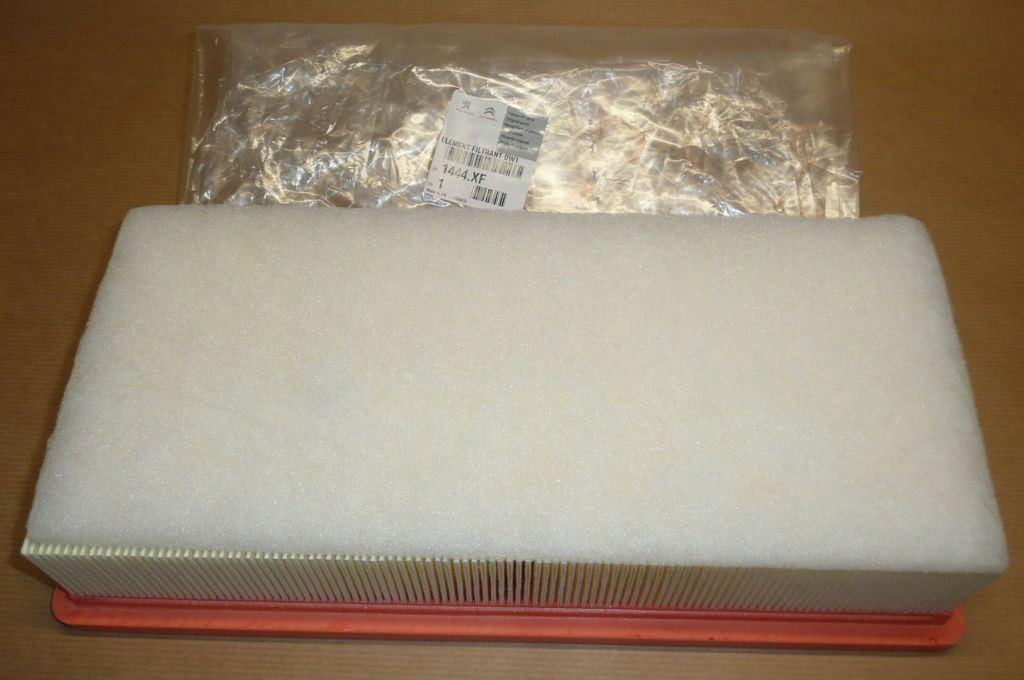FILTRE A AIR CITROEN C5,P407,508 2.0/2.2HDI 09 1444XF.