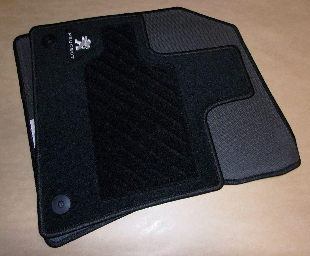 TAPIS EN VELOUR PEUGEOT RIFTER 1628558980.