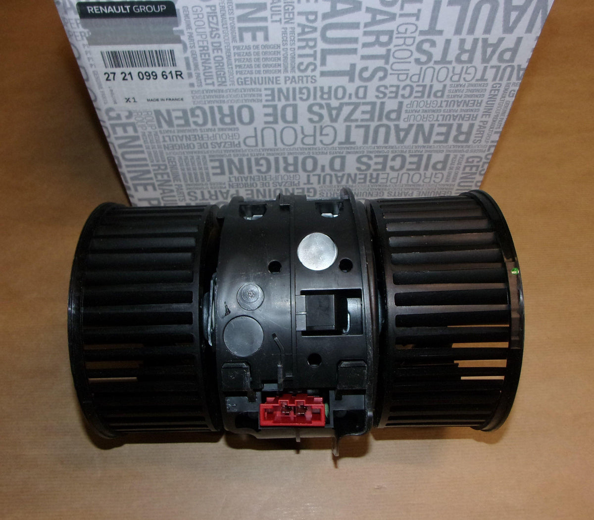 VENTILATEUR DE CHAUFFAGE.RENAULT TRAFIC III 1. 272109961R.