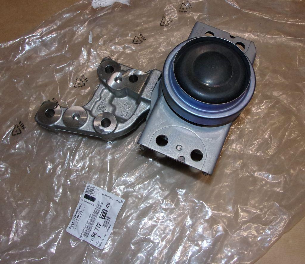 SUPPORT MOTEUR PEUGEOT 3008,5008 2.0HDI 9677277380.