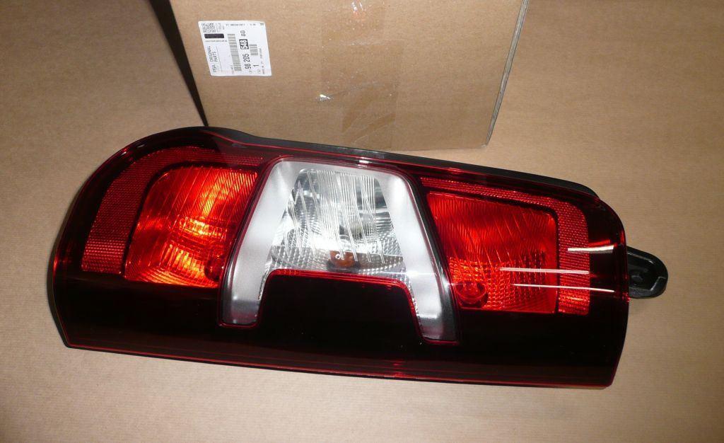 FEU ARRIERE.CITROEN BERLINGO III DROITE 9820554880.
