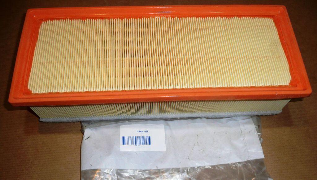 FILTRE A AIR.CITROEN C5 II, C6 PEUGEOT 407 2.2HDI 1444.VN 1444VN.