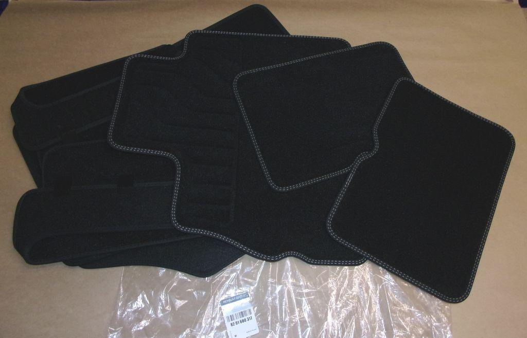 TAPIS EN VELOUR COMPLET.RENAULT SCENIC IV 8201680317.