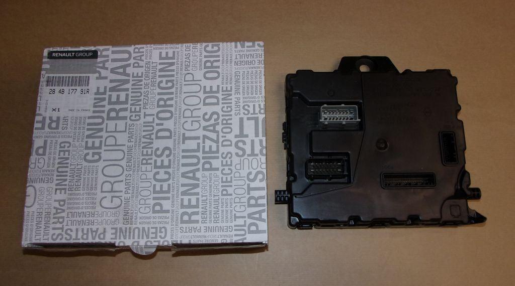 BOÎTE A FUSIBLES RENAULT MASTER III 284B25740R.