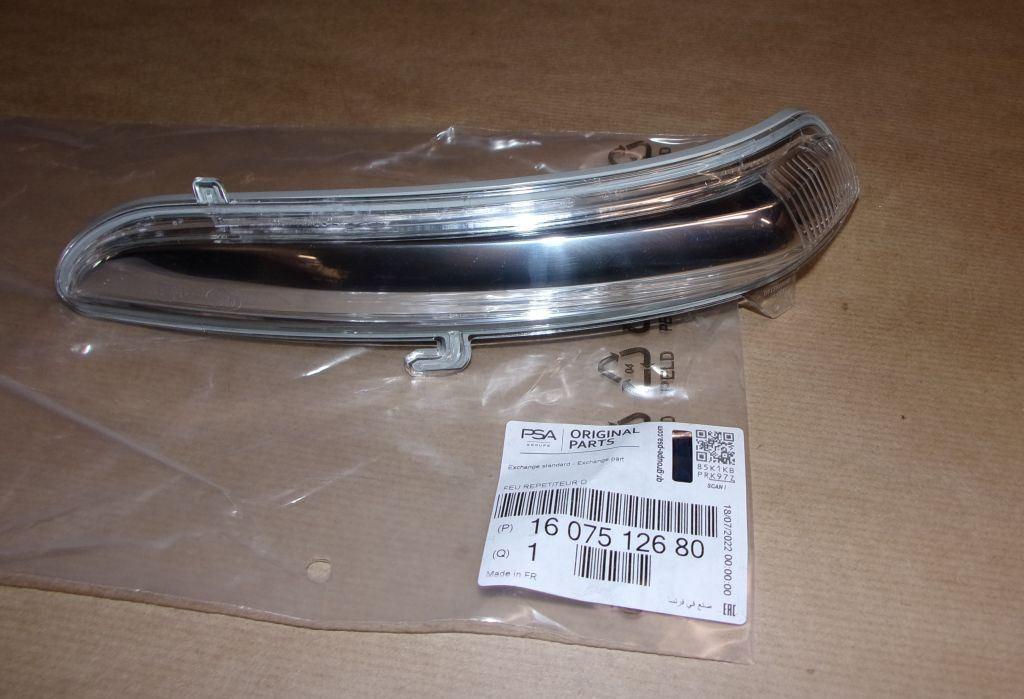 FEU DE CLIGNOTANT CITROEN C3 III DROITE 1607512680.