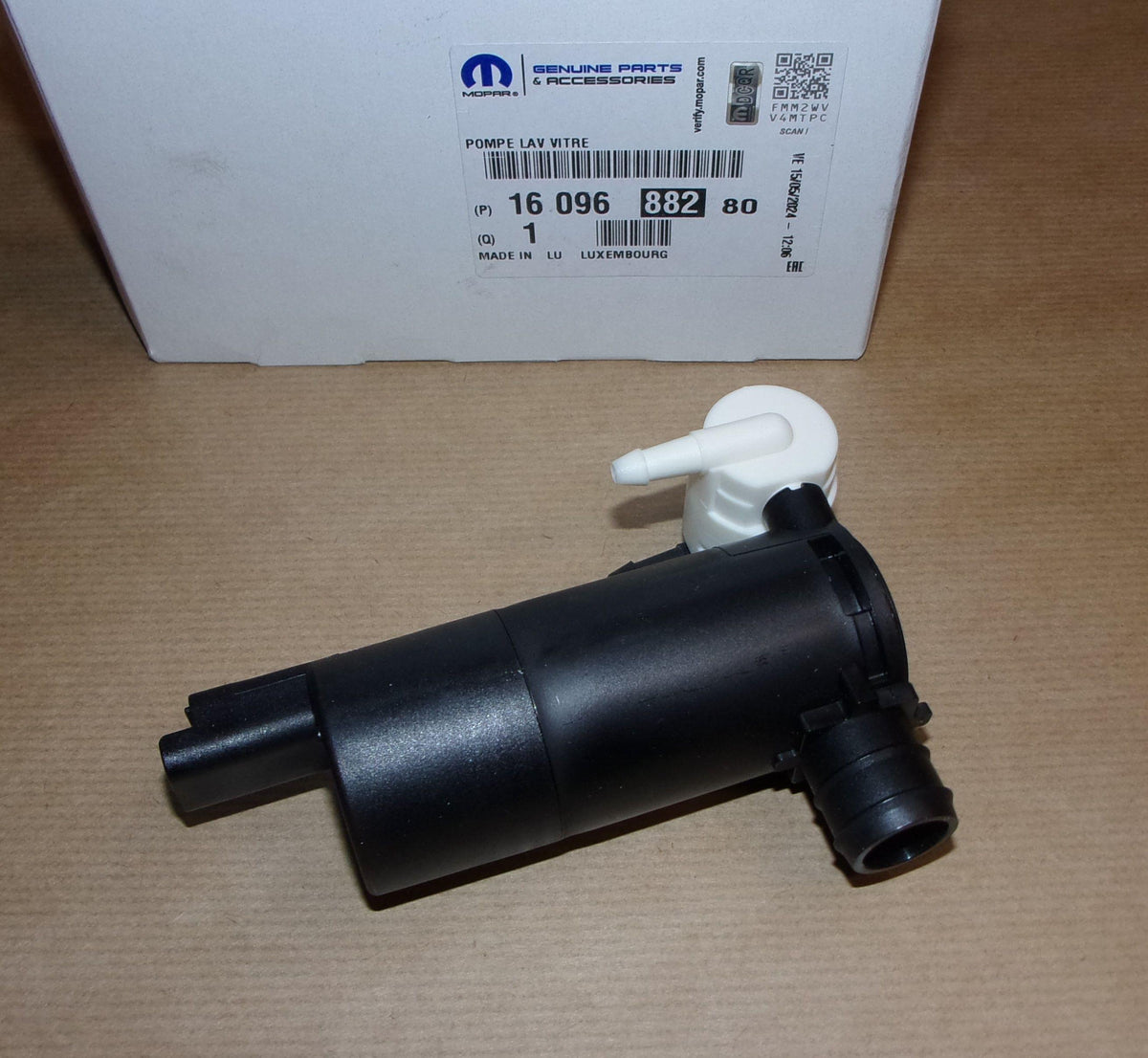 POMPE LAVE GLACE CITROEN C5 II,PEUGEOT PARTNER 1609688280.