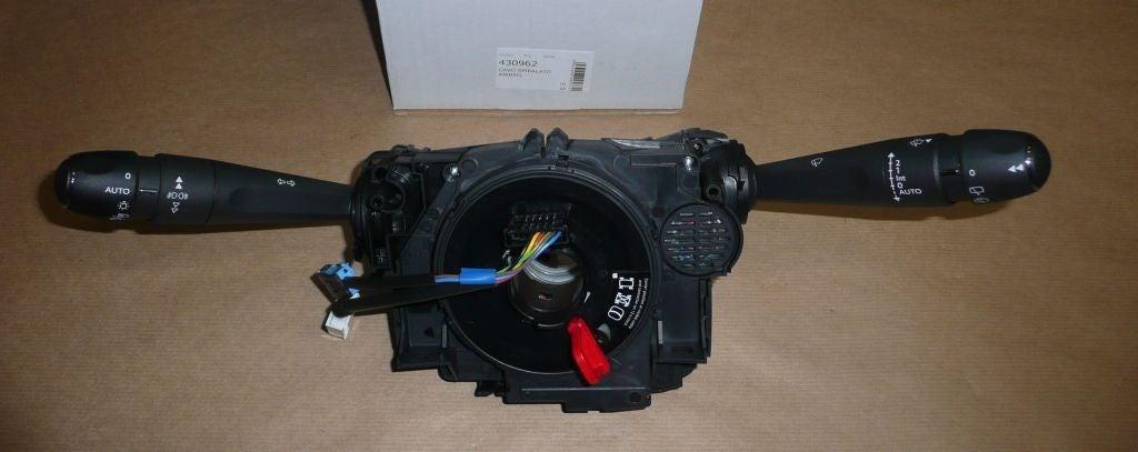 COMMUTATEUR COMBINE CITROEN C4 II,DS4 98199587ZD.